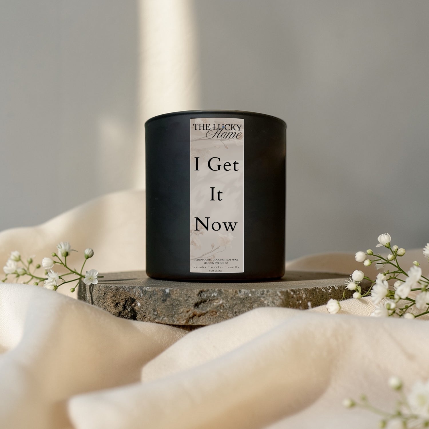 I Get It Now coconut soy candle gift for mom with warm amber vanilla and sandalwood fragrance by The Lucky Flame